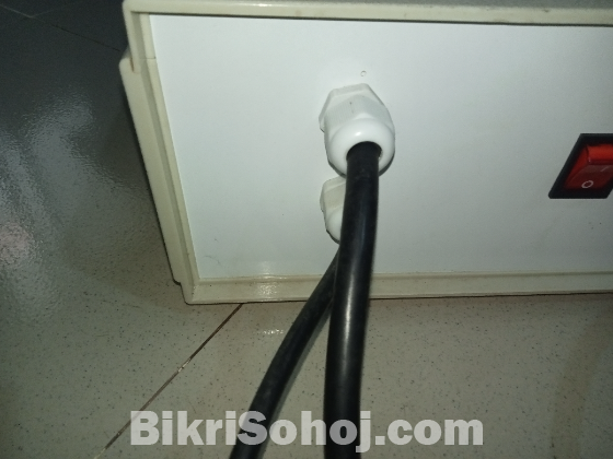 বোতলের মুখ লাগানোর মেশিন